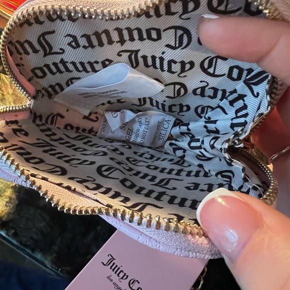 Juicy Couture Blush Pink Heart-Shaped Mini-Purse - Picture 5 of 7